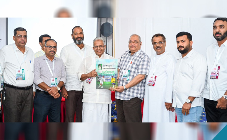 വി-കുട്ട്യാലി-സ്മാരക-ഫുട്‌ബോള്‍-ടൂര്‍ണമെന്റിന്റെ-ബ്രോഷര്‍-പ്രകാശനം