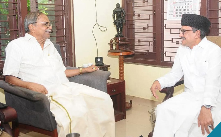 എം.ടിയെ-അനുസ്മരിച്ച്-പാണക്കാട്-സാദിഖലി-ശിഹാബ്-തങ്ങൾ