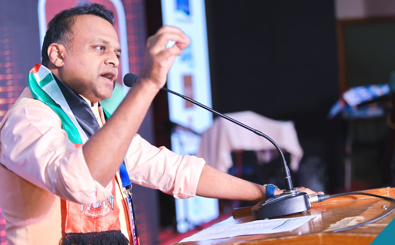 പ്രവാസികള്‍ക്ക്-വിദേശത്ത്-നിന്ന്-വോട്ട്-ചെയ്യാന്‍-ഉടന്‍-അവസരം